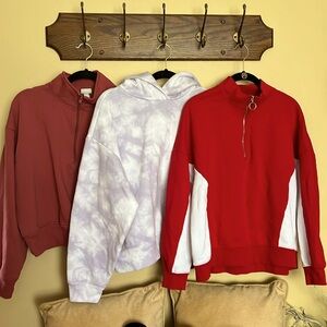 3for1.. long sleeve crop sweatshirts, size large excellent condition